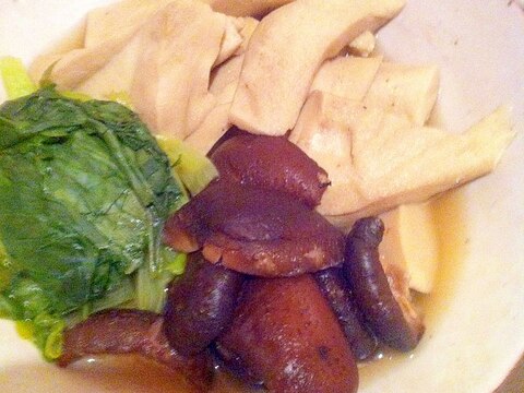 高野豆腐、干し椎茸、小松菜の炊いたん